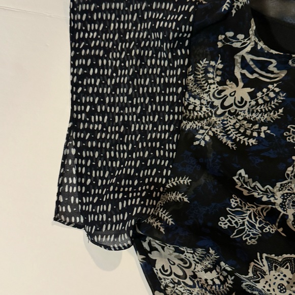 Cabi Hybrid Floral Ruffle Blouse - Picture 5 of 5